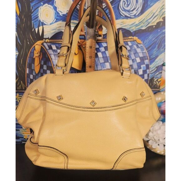 MCM - Elegant Cream Leather Handbag - Picture 2 of 8